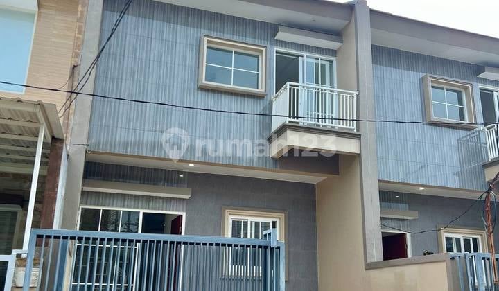 Rumah Baru Minimalis di Mulyosari Utara 2 Lantai Semi Furnished