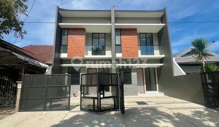 Rumah Baru Modern Baruk Utara MERR 2 Lantai Penataan Denah Lega