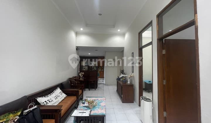 Rumah Asri Nyaman di Sanggar Hurip, Soekarno Hatta Bandung