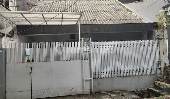 Dijual Rumah Bangunan Lama Di Jl. Kerajinan Kota ( Turun Harga)