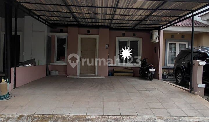2-Story House in Dipuri Beta Larangan Near Joglo and Ciledug