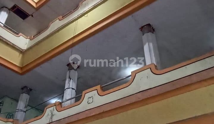 Ruko Besar Pasar Baru Sangat Ramai di Otista Tengah Kota Bandung