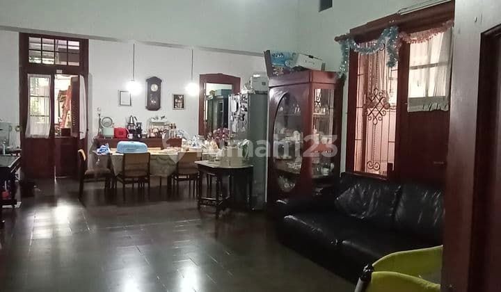 Well-Maintained Heritage House Suitable for Cafe In Dago Wing Bandung