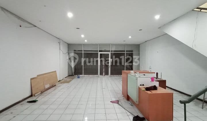Ruko Dekat Bca Lebar Muka Besar Komplek Batununggal Indah