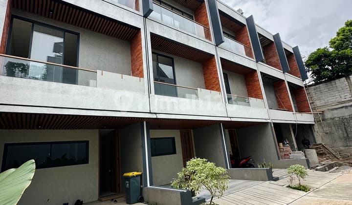 Rumah Bagus SHM di Jl. Bangka Jakarta Selatan Siap Huni