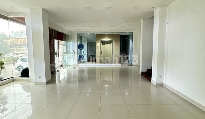 Ruang-usaha di Kemang Raya, Jakarta Selatan 155 m Bagus SHM