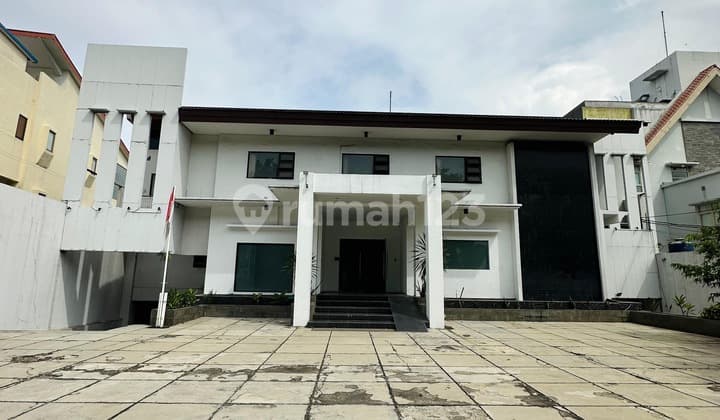 Office Needs Minor Renovation 1849 m2 Wijaya, South Jakarta