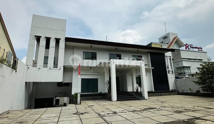 Office Space Requires Minimal Renovation 1849 m2 HGB Wijaya, South Jakarta