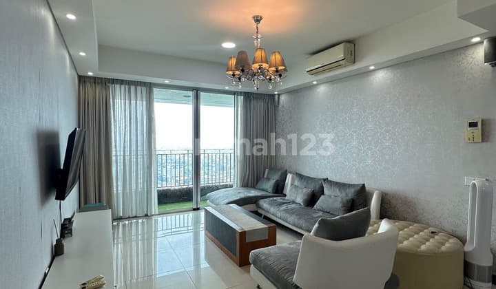 Apartment 2 BR Tower Cosmopolitan Needs Minor Renovation Furnished