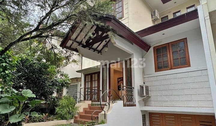 Rumah 2 Lantai Bagus SHM di Lebak Bulus, Jakarta Selatan