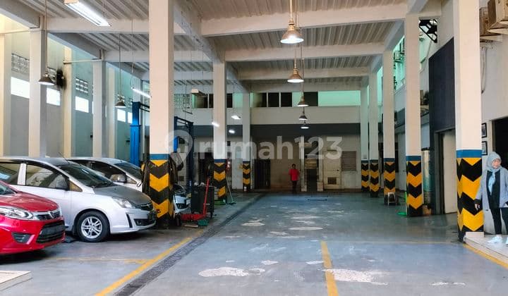 Showroom Mobil 4s Include Lift 4lantai