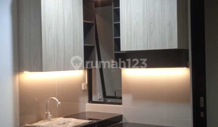 Condo House Green Royal Semi Furnished di Jakarta Barat Strategis
