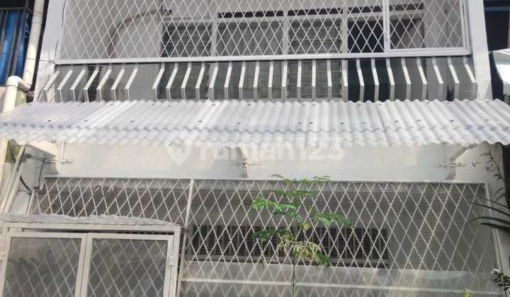 Dijual Rumah Hunian Berlokasi di Roxy Jakarta Pusat Siap di Huni