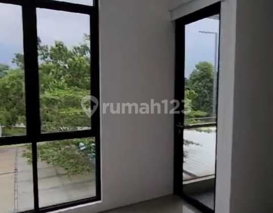 Rumah Siap Huni di Cluster Casco Citra Garden Puri Lokasi Strategis