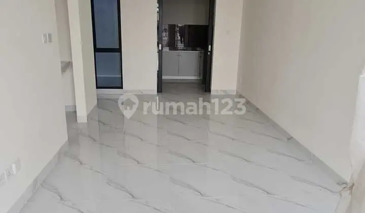 Rumah 3 Lantai di Lavon 2 Cluster Viridia Lokasi Strategis Nego