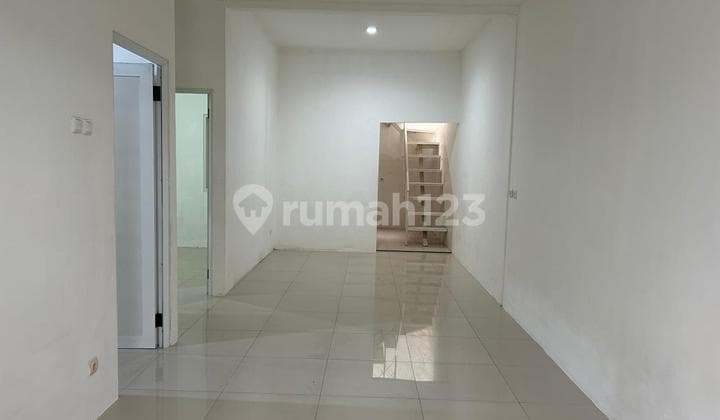 Rumah Siap Huni di Fedora Graha Raya Kondisi Terawat