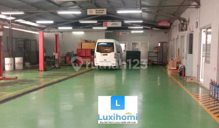 Dijual Ex Showroom Mobil Luas 1.490m2 di Pasar Minggu, Siap Pakai