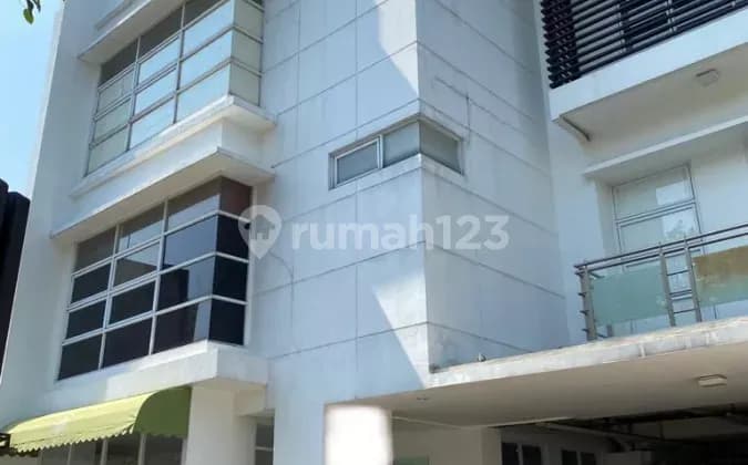 Dijual Mini Building di Jl.yusuf Adiwinata Menteng Cocok Untuk Usaha Kantor Siap Pakai dekat Dari Plataran Menteng Jakpus