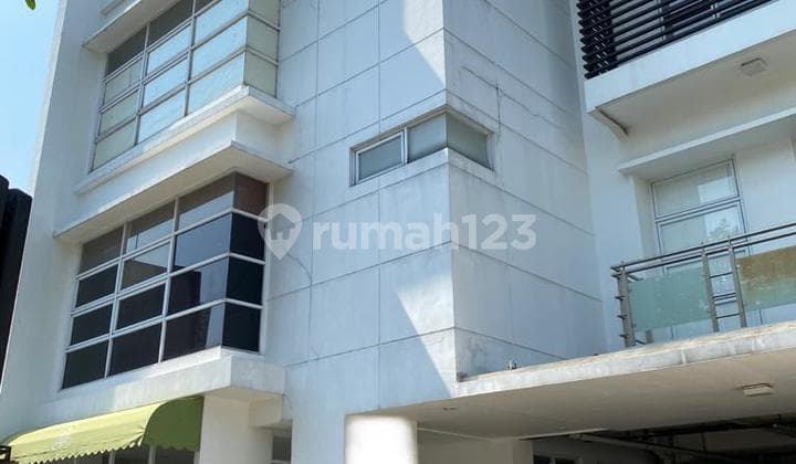 Dijual Mini Building Luas 662m2 Area Strategis Di Jl Yusuf Adiwinata Menteng Jakarta Pusat
