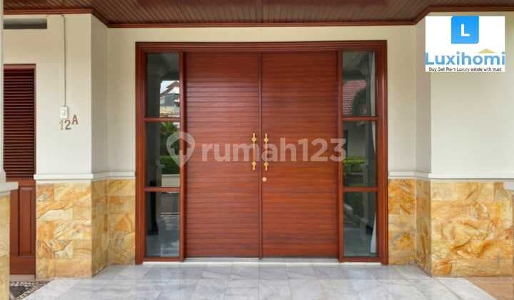 Dijual Rumah Mewah Dan Nyaman Luas 858m2, Ada Pool, di Jl. Teladan,jakarta Selatan