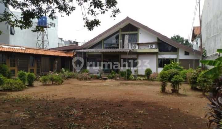 Quick Sale Old House in Mampang, South Jakarta.