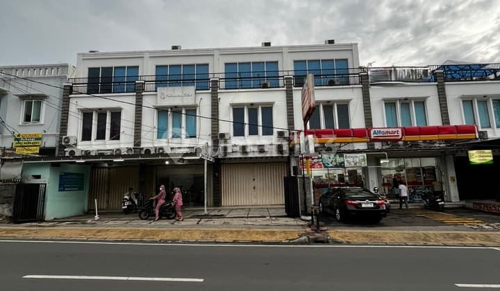 Luxury Shophouse on the Side of Duren Sawit Highway with Freehold Title