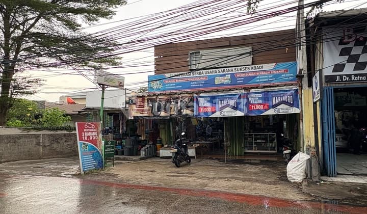 Ruko Di Jalan Raya Cikunir Strategis Siap Huni 120.0 m² di Jl. Kampung Cikunir No. 2, Jaka Sampurna, Bekasi Barat, Kota Bekasi, Jawa Barat, Indonesia, 17145, Cikunir SHM