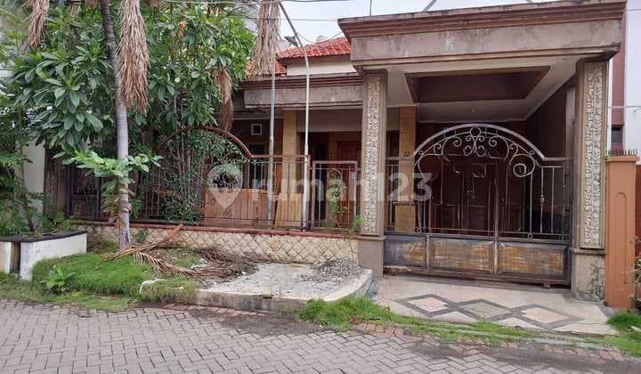 Dijual Rumah Mediteranian 2 Lantai Siap Huni di Jalan Manyar