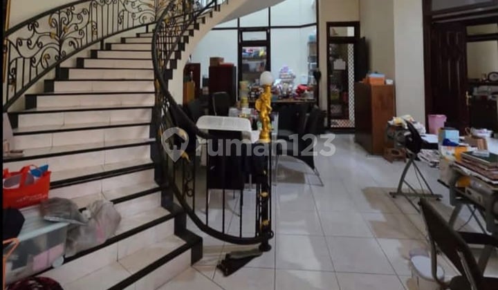 Vila Royal Pakuwon City Siap Huni 2 LT
