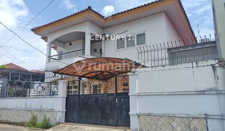 Rumah Mewah Strategis dan Siap Huni di Jalan Mapala Vi