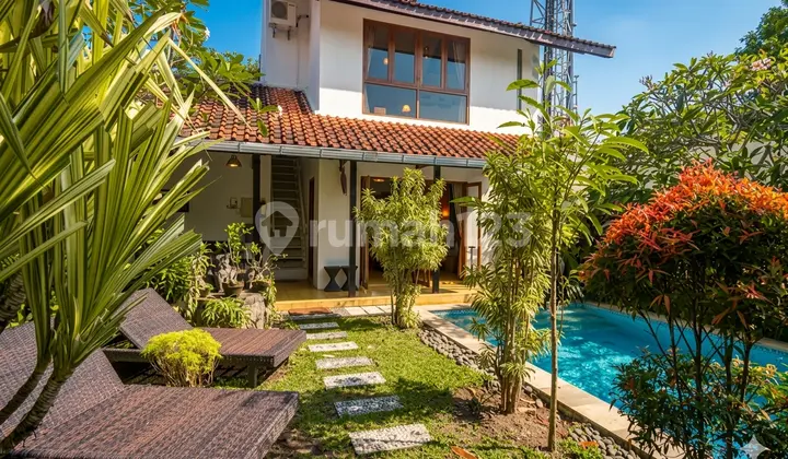 "A serene villa in the heart of Yogyakarta city - Freehold title, Building Permit, Mantrijeron Municipality."
