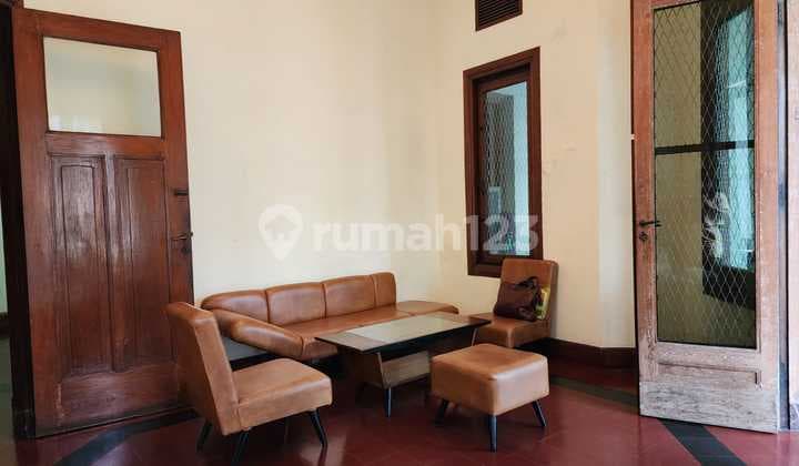Rumah Bangunan Belanda Sayap dago Bandung