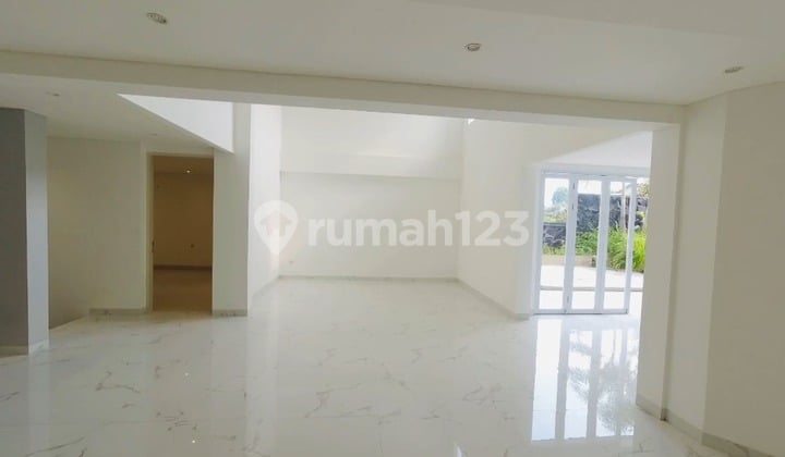 Rumah Baru Konsep American Modern Style Setrasari Bandung