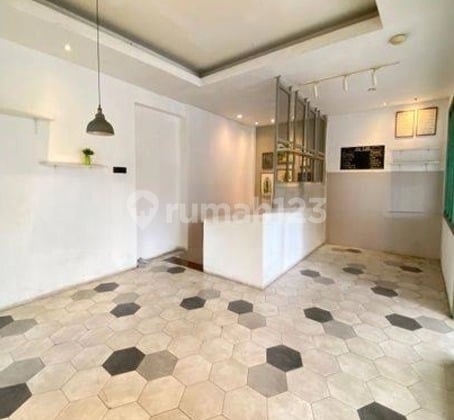 Ruang Usaha Mainroad Setiabudi Cocok Untuk Investasi Siap Pakai