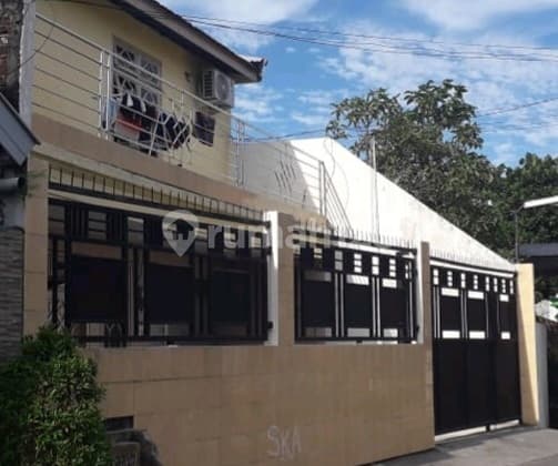 Affordable 2-Storey House in Ngagel Dadi, Suitable for Rentals, Near Bilka, Pucang Market.