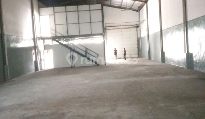 Warehouse for Rent in Cakung Near Penggilingan PIK, United Tractor, Toll Access, Container Access, Office Available, East Jakarta, East Jakarta Warehouse for Rent in Cakung Near Penggilingan PIK, United Tractor, Toll Access, Container Access, Office Available, East Jakarta, East Jakarta