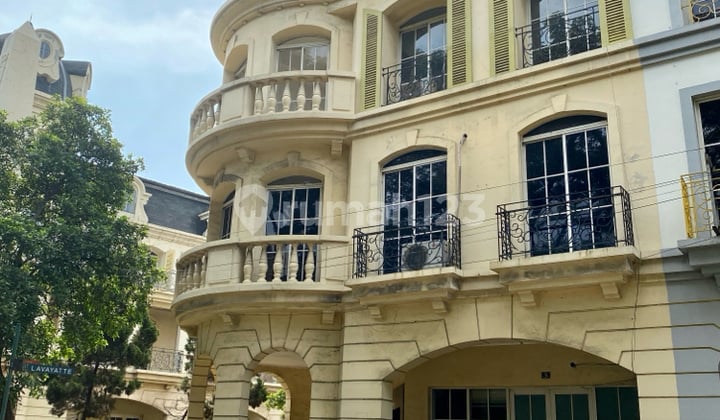 Palaise De Europe Shop House in North Lippo Karawaci