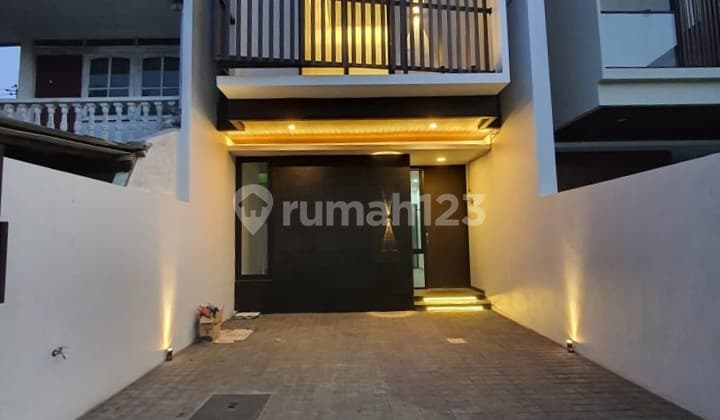 New House Pondok Nirwana Rungkut, Industrial Minimalist Model