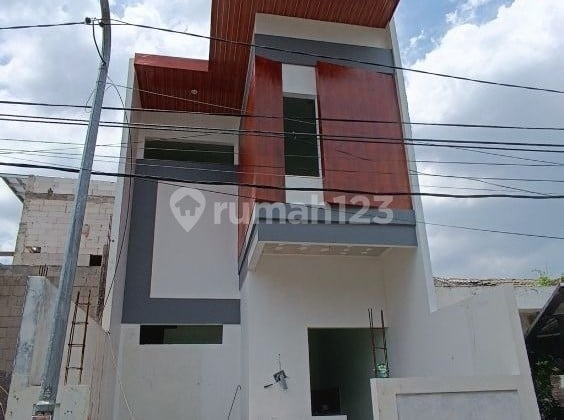 Perum Rungkut Minimalis Dua Lantai, Dekat Universitas Upn, Mcdonald, Dll