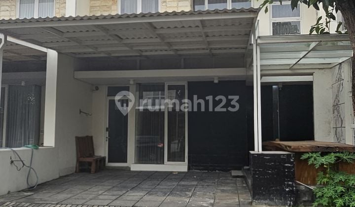 Rumah Semi Furnish Siap Huni di Royal Residence