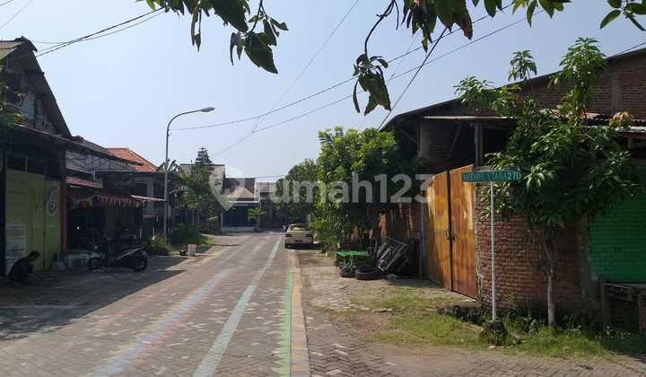 Tanah & Bangunan Ex. Worshop/ Bengkel Mebel Siap Pakai