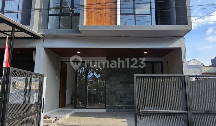 Manyar House with Premium Materials Near Merr