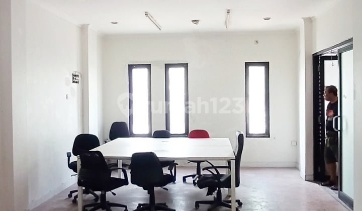 Ruko Siap Huni Disewakan di Lokasi Strategis Kebayoran Baru