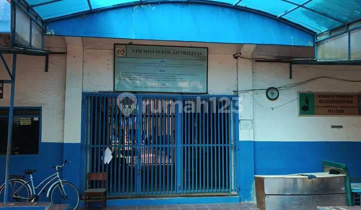 ******** Gedung Ex Sekolah di Bojong Rawa Buaya