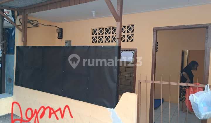 For sale. Fast house in Angke Jaya.