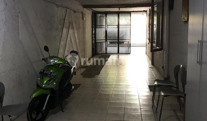 Dijual Rumah 2 Lantai Di Tomang