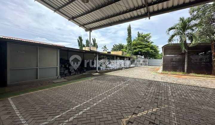 Gudang Bagus 2 Lantai, Strategis