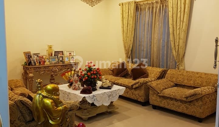 NICE, READY TO OCCUPY, HOOK, LUXURY IN WEST JAKARTA