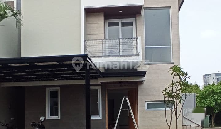 Murah Rumah Bangunan Mandiri Baru, Bagus, 2 Lantai, Hook, Lokasi Dan Strategis
