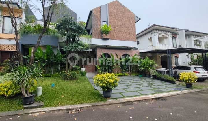 Rumah Baru 3 Lantai, Siap Huni, Mewah,Bagus